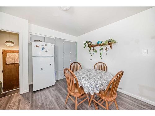 521 10 Street North, Lethbridge, AB - Indoor Photo Showing Dining Room