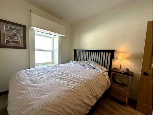 4-12331 20 Avenue, Blairmore, AB - Indoor Photo Showing Bedroom