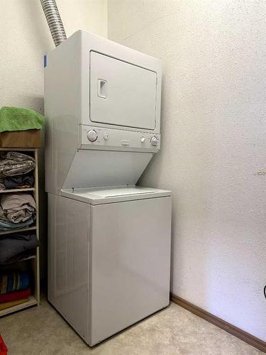 4-12331 20 Avenue, Blairmore, AB - Indoor Photo Showing Laundry Room