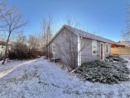 211 2 Street North, Vulcan, AB - Outdoor