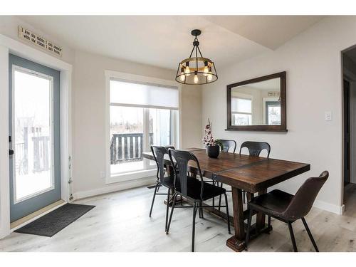 106 Bonavista Drive, Rural Lethbridge County, AB - Indoor Photo Showing Dining Room