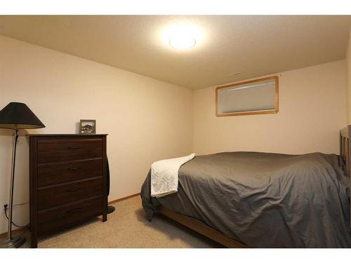 106 Bonavista Drive, Rural Lethbridge County, AB - Indoor Photo Showing Bedroom