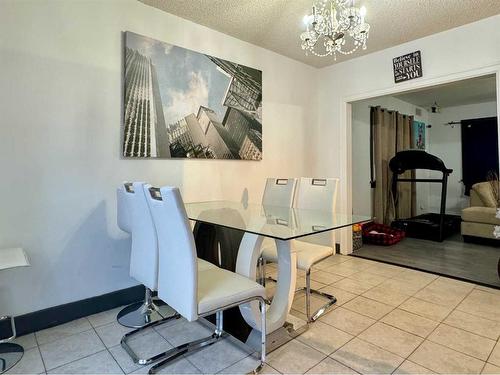 815 13 Street South, Lethbridge, AB - Indoor Photo Showing Dining Room