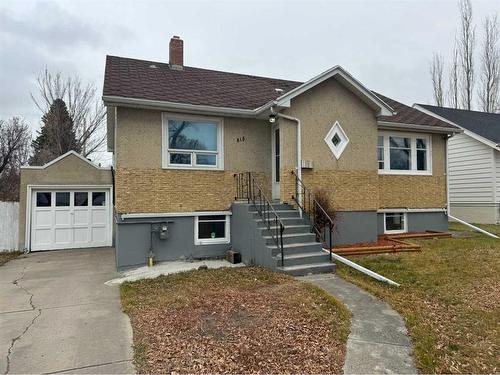 815 13 Street South, Lethbridge, AB - Outdoor