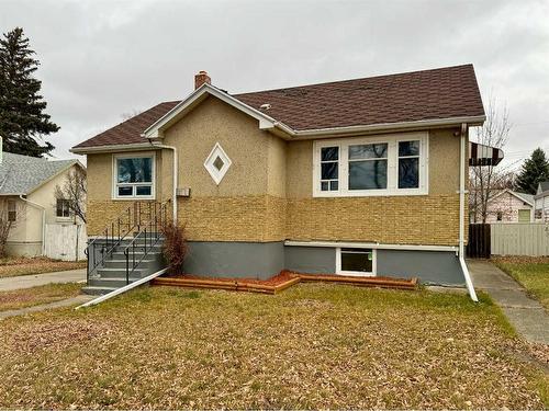 815 13 Street South, Lethbridge, AB - Outdoor