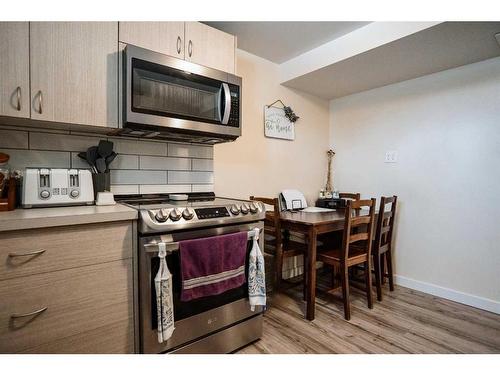 56 Trent Road West, Lethbridge, AB - Indoor Photo Showing Kitchen