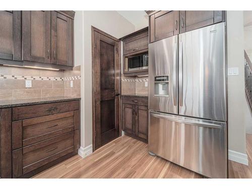 145 Sixmile Common South, Lethbridge, AB - Indoor Photo Showing Kitchen