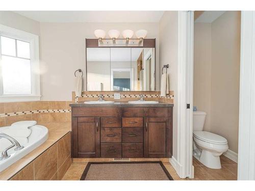 145 Sixmile Common South, Lethbridge, AB - Indoor Photo Showing Bathroom