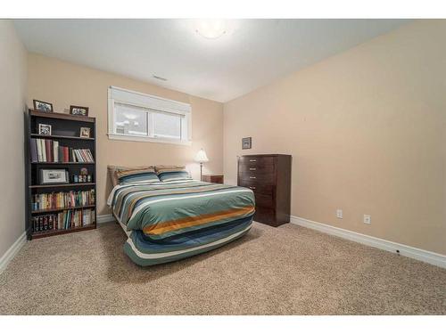 145 Sixmile Common South, Lethbridge, AB - Indoor Photo Showing Bedroom