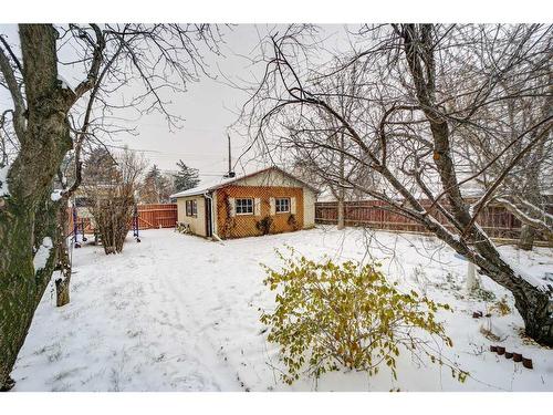 924 7 Street North, Lethbridge, AB - Outdoor