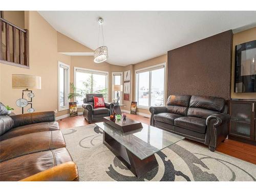 346 Sixmile Ridge South, Lethbridge, AB - Indoor Photo Showing Living Room