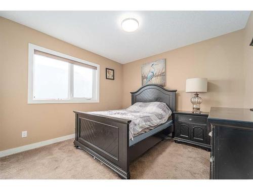 346 Sixmile Ridge South, Lethbridge, AB - Indoor Photo Showing Bedroom