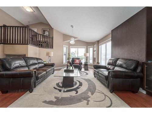 346 Sixmile Ridge South, Lethbridge, AB - Indoor Photo Showing Living Room