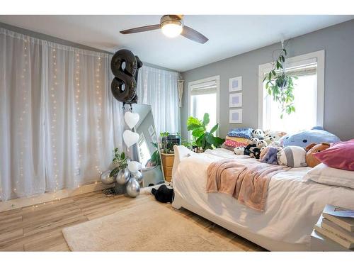 560 Aquitania Boulevard West, Lethbridge, AB - Indoor Photo Showing Bedroom