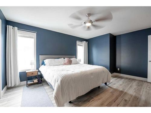 560 Aquitania Boulevard West, Lethbridge, AB - Indoor Photo Showing Bedroom