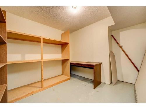 332 Leaside Avenue South, Lethbridge, AB - Indoor