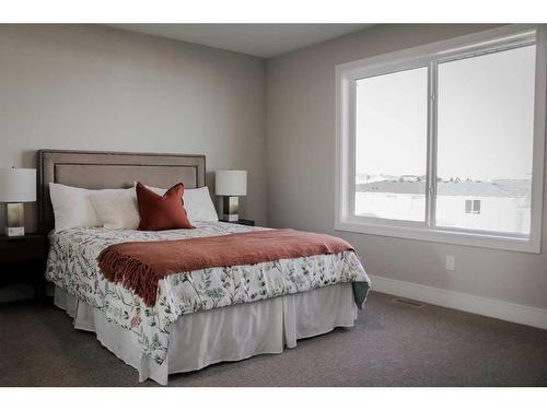 1135 Coalbrook Place West, Lethbridge, AB - Indoor Photo Showing Bedroom