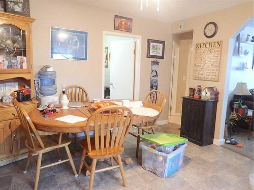 5319 43 Avenue South, Taber, AB - Indoor Photo Showing Dining Room