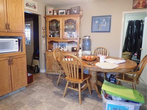 5319 43 Avenue South, Taber, AB - Indoor Photo Showing Dining Room