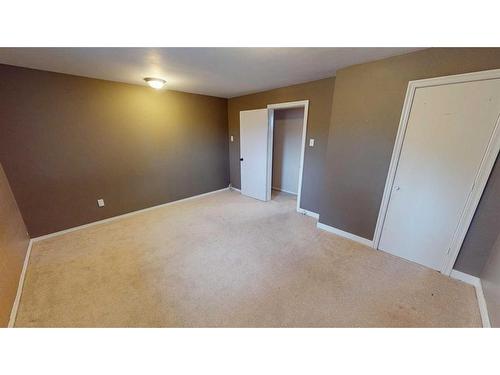 1304 18 Street South, Lethbridge, AB - Indoor Photo Showing Other Room