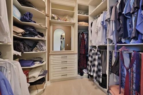 28 Cobblestone Lane, Raymond, AB - Indoor With Storage