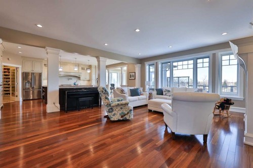 28 Cobblestone Lane, Raymond, AB - Indoor Photo Showing Living Room