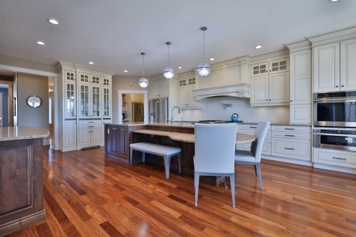 28 Cobblestone Lane, Raymond, AB - Indoor Photo Showing Kitchen With Upgraded Kitchen