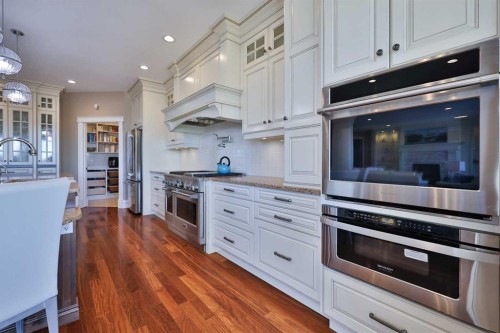 28 Cobblestone Lane, Raymond, AB - Indoor Photo Showing Kitchen With Upgraded Kitchen