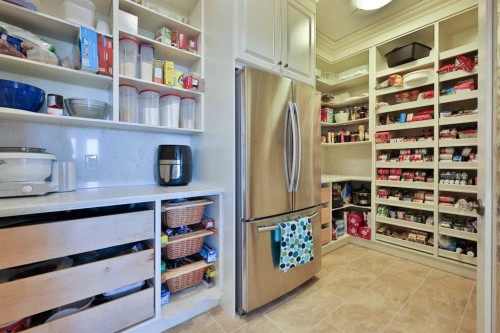 28 Cobblestone Lane, Raymond, AB - Indoor