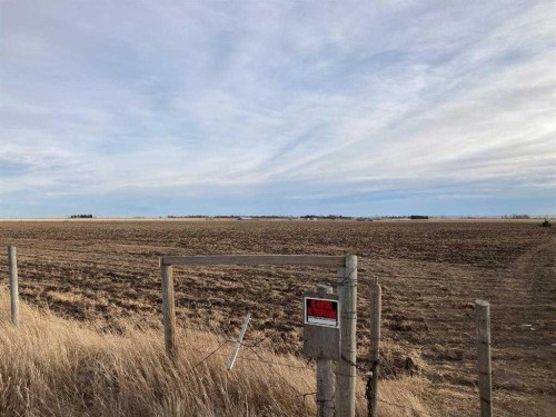 Ne-33-6-20-4 Warner County, Raymond, AB 