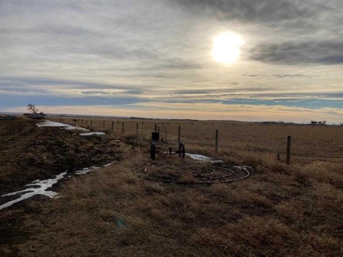 Ne-33-6-20-4 Warner County, Raymond, AB 