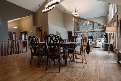 195041 Highway 512, Rural Lethbridge County, AB - Indoor Photo Showing Dining Room