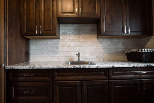 195041 Highway 512, Rural Lethbridge County, AB - Indoor Photo Showing Kitchen