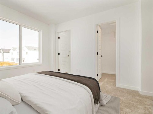 685 Blackwolf Boulevard North, Lethbridge, AB - Indoor Photo Showing Bedroom