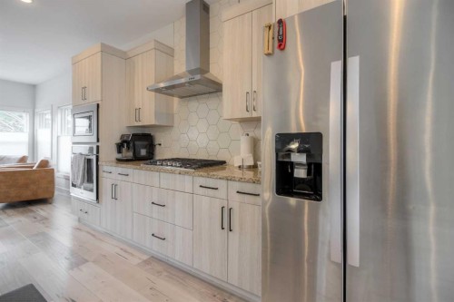 1-270 Couleesprings Terrace South, Lethbridge, AB - Indoor Photo Showing Kitchen