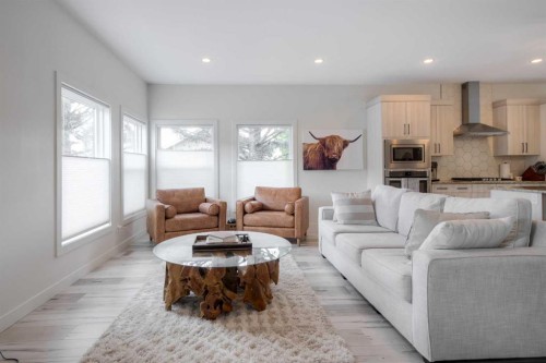 1-270 Couleesprings Terrace South, Lethbridge, AB - Indoor Photo Showing Living Room