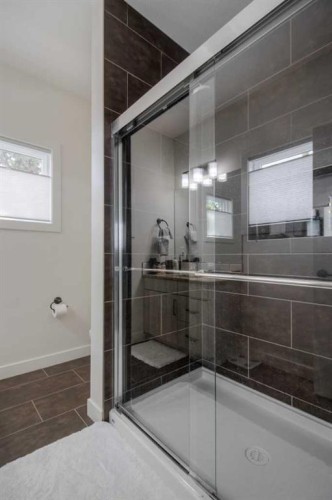 1-270 Couleesprings Terrace South, Lethbridge, AB - Indoor Photo Showing Bathroom