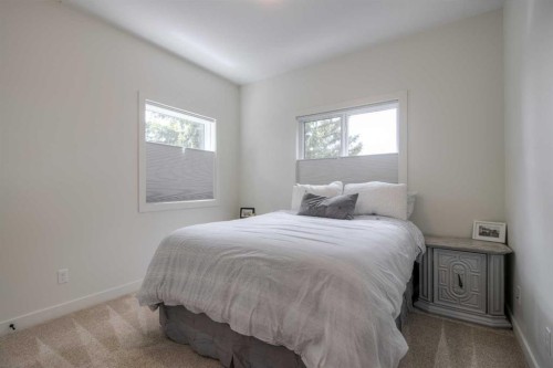 1-270 Couleesprings Terrace South, Lethbridge, AB - Indoor Photo Showing Bedroom