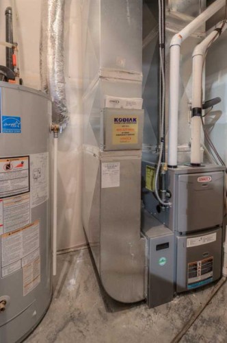 1-270 Couleesprings Terrace South, Lethbridge, AB - Indoor Photo Showing Basement