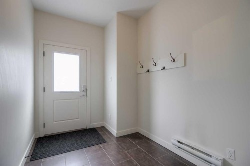 1-270 Couleesprings Terrace South, Lethbridge, AB - Indoor Photo Showing Other Room