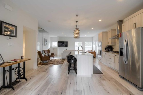 1-270 Couleesprings Terrace South, Lethbridge, AB - Indoor Photo Showing Kitchen With Upgraded Kitchen