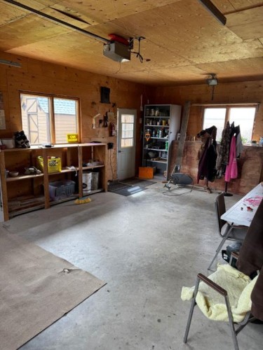 214015 Twp Rd 52, Cardston, AB - Indoor Photo Showing Garage