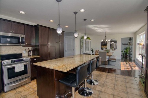 280 1 Avenue North, Magrath, AB - Indoor Photo Showing Kitchen With Upgraded Kitchen