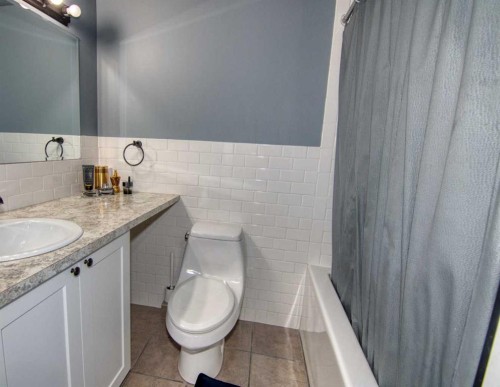 280 1 Avenue North, Magrath, AB - Indoor Photo Showing Bathroom