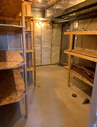 280 1 Avenue North, Magrath, AB - Indoor Photo Showing Basement