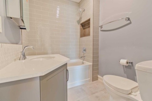 96S 100W, Raymond, AB - Indoor Photo Showing Bathroom