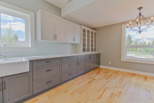 96S 100W, Raymond, AB - Indoor Photo Showing Other Room