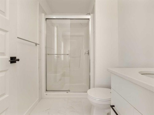 677 Blackwolf Boulevard North, Lethbridge, AB - Indoor Photo Showing Bathroom