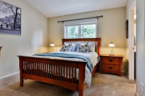 19 Firelight Way West, Lethbridge, AB 