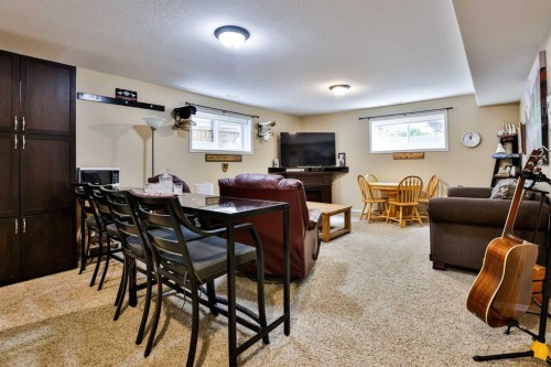 19 Firelight Way West, Lethbridge, AB 